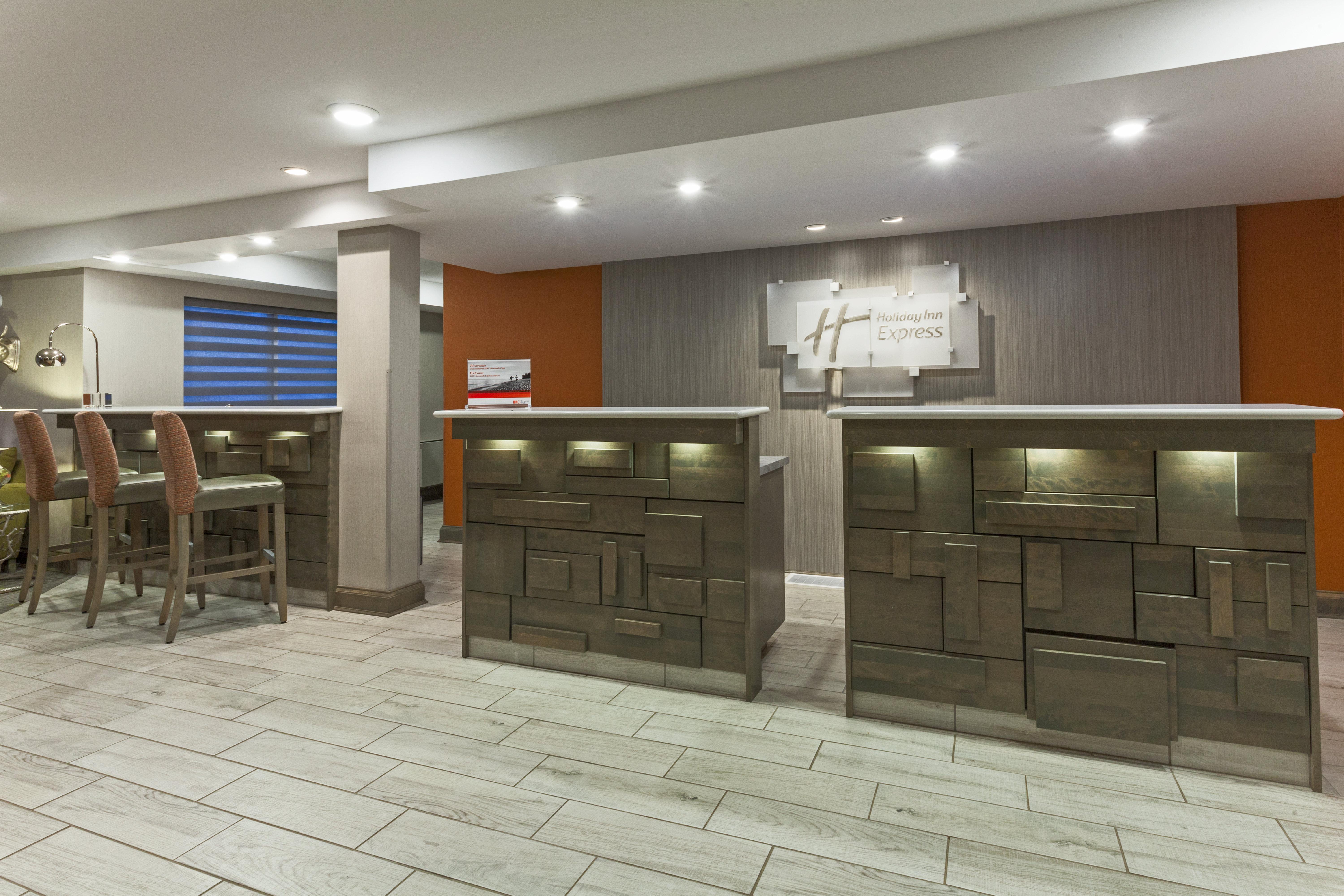 Holiday Inn Express Hotel & Suites Uptown Fredericton By Ihg Esterno foto