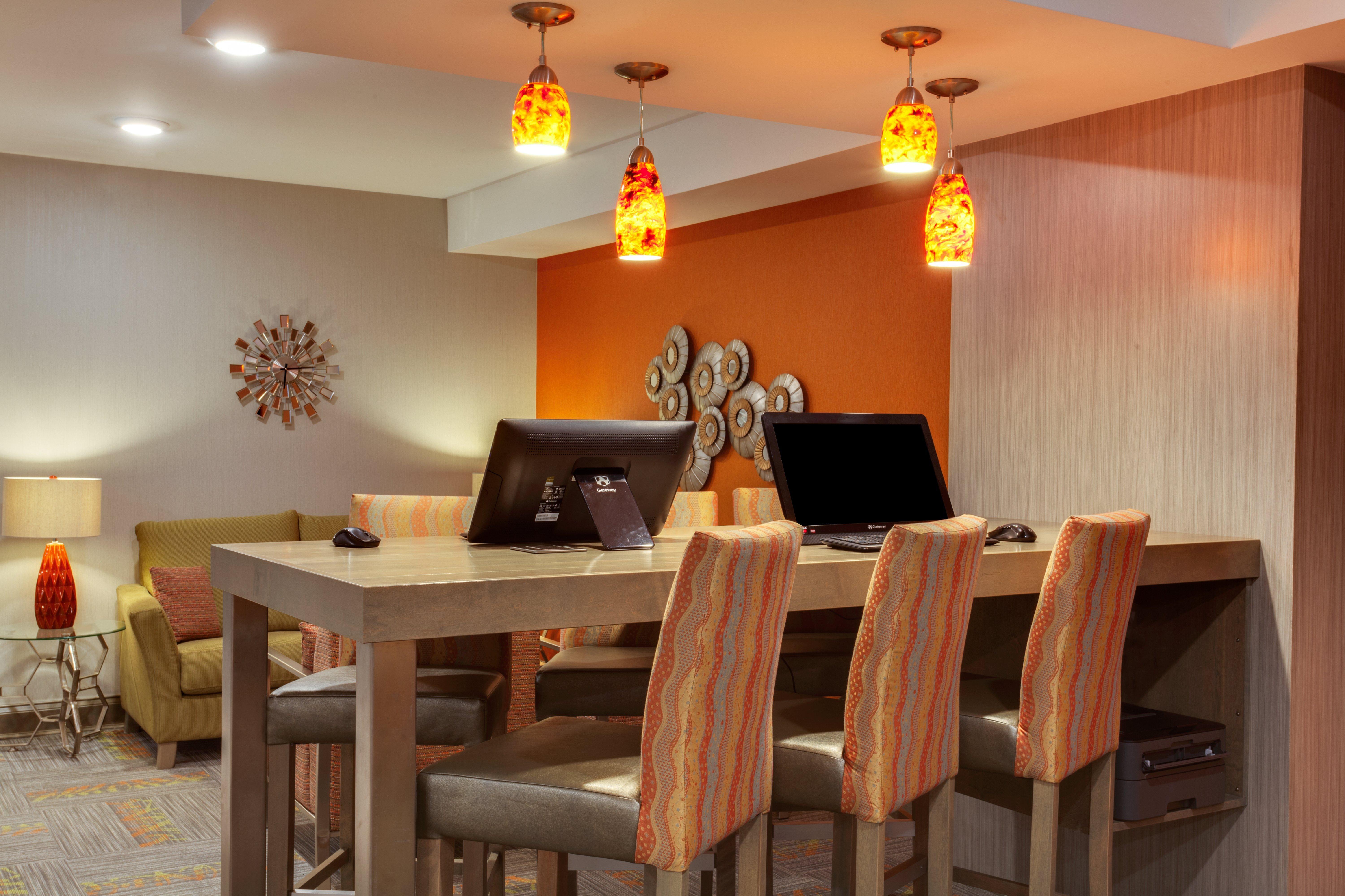 Holiday Inn Express Hotel & Suites Uptown Fredericton By Ihg Esterno foto