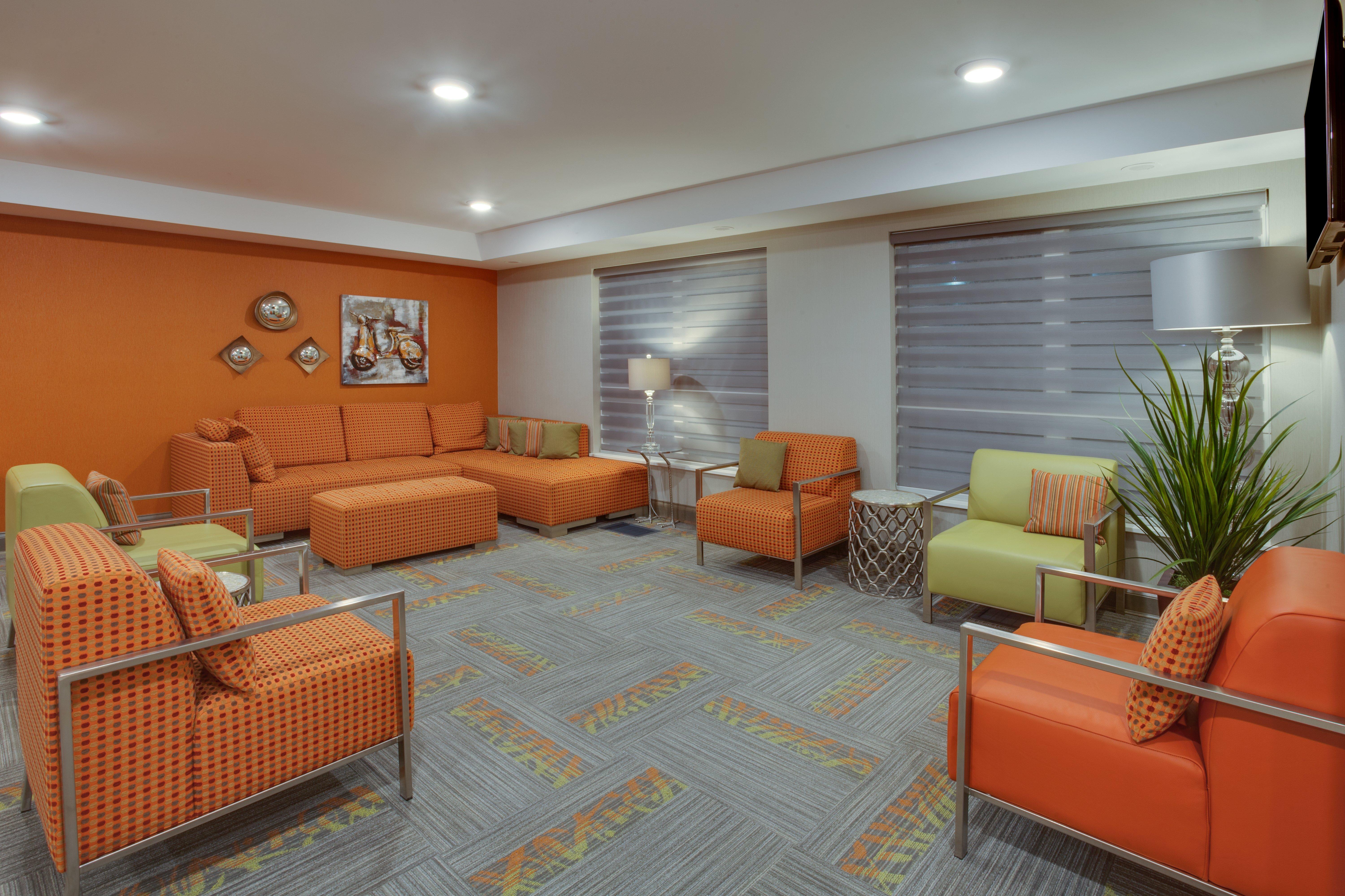 Holiday Inn Express Hotel & Suites Uptown Fredericton By Ihg Esterno foto