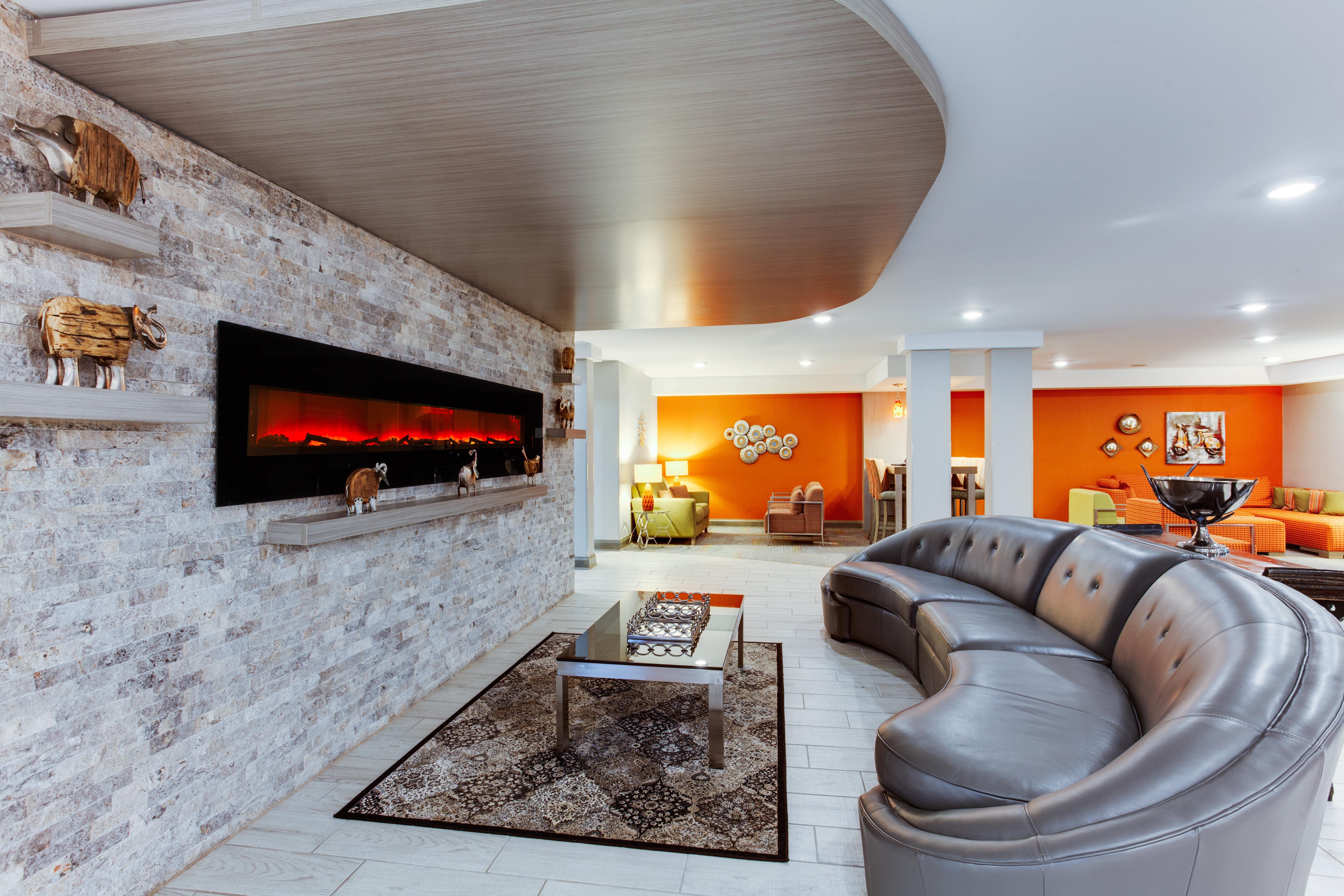 Holiday Inn Express Hotel & Suites Uptown Fredericton By Ihg Esterno foto