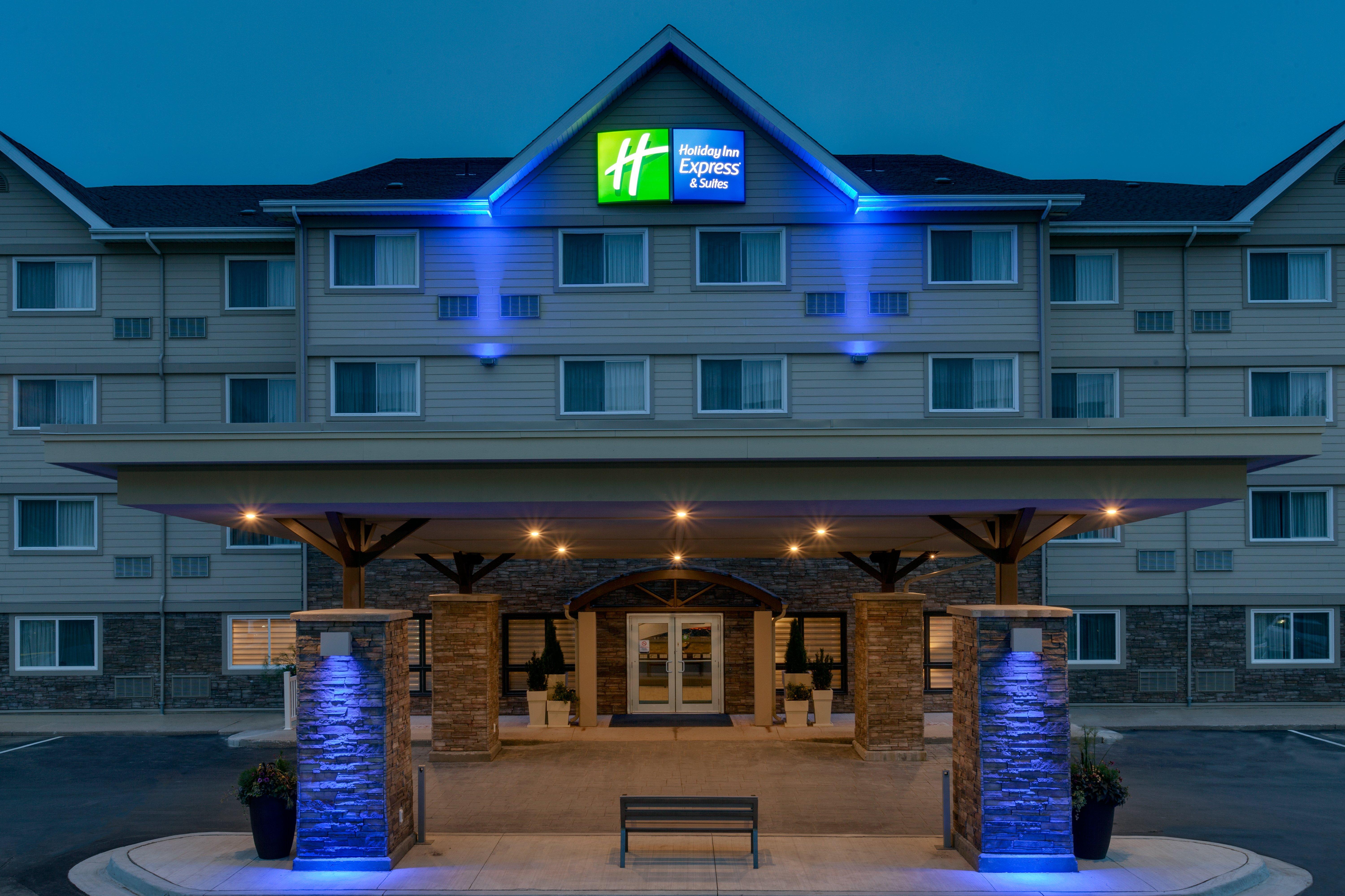 Holiday Inn Express Hotel & Suites Uptown Fredericton By Ihg Esterno foto