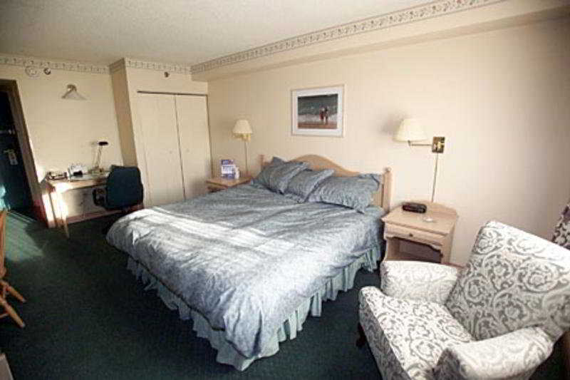 Holiday Inn Express Hotel & Suites Uptown Fredericton By Ihg Esterno foto