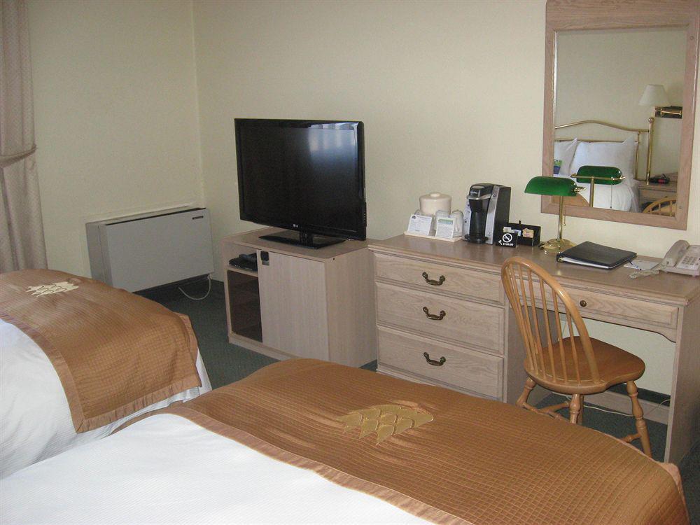 Holiday Inn Express Hotel & Suites Uptown Fredericton By Ihg Esterno foto