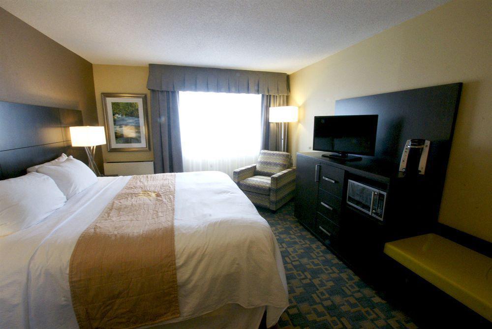 Holiday Inn Express Hotel & Suites Uptown Fredericton By Ihg Esterno foto